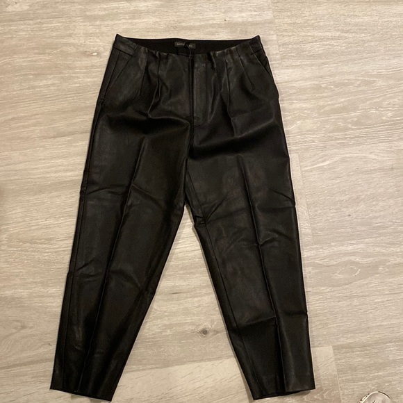 NWOT Polyurethane/Rayon Faux Leather-Looking Banana...